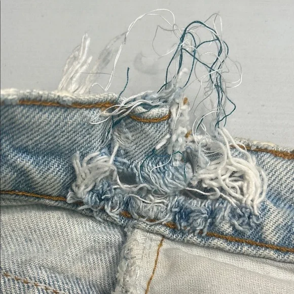 Vintage Levi’s Distressed Denim Shorts - Picture 8 of 10
